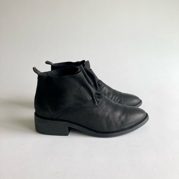Eileen Fisher Black Genuine Leather Elastic Band Booties size 7 - Picture 3 of 13